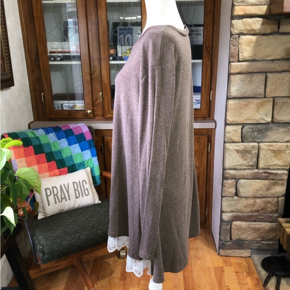 WEKILI SIZE 1X BROWN LONG SLEEVE TOP WITH LACE SKIRT WORN ONCE VERY COMFY - Picture 2 of 4